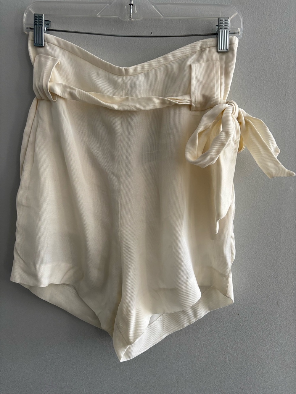 Wayf High Waisted Ivory Ribbed Belted Shorts Size Small